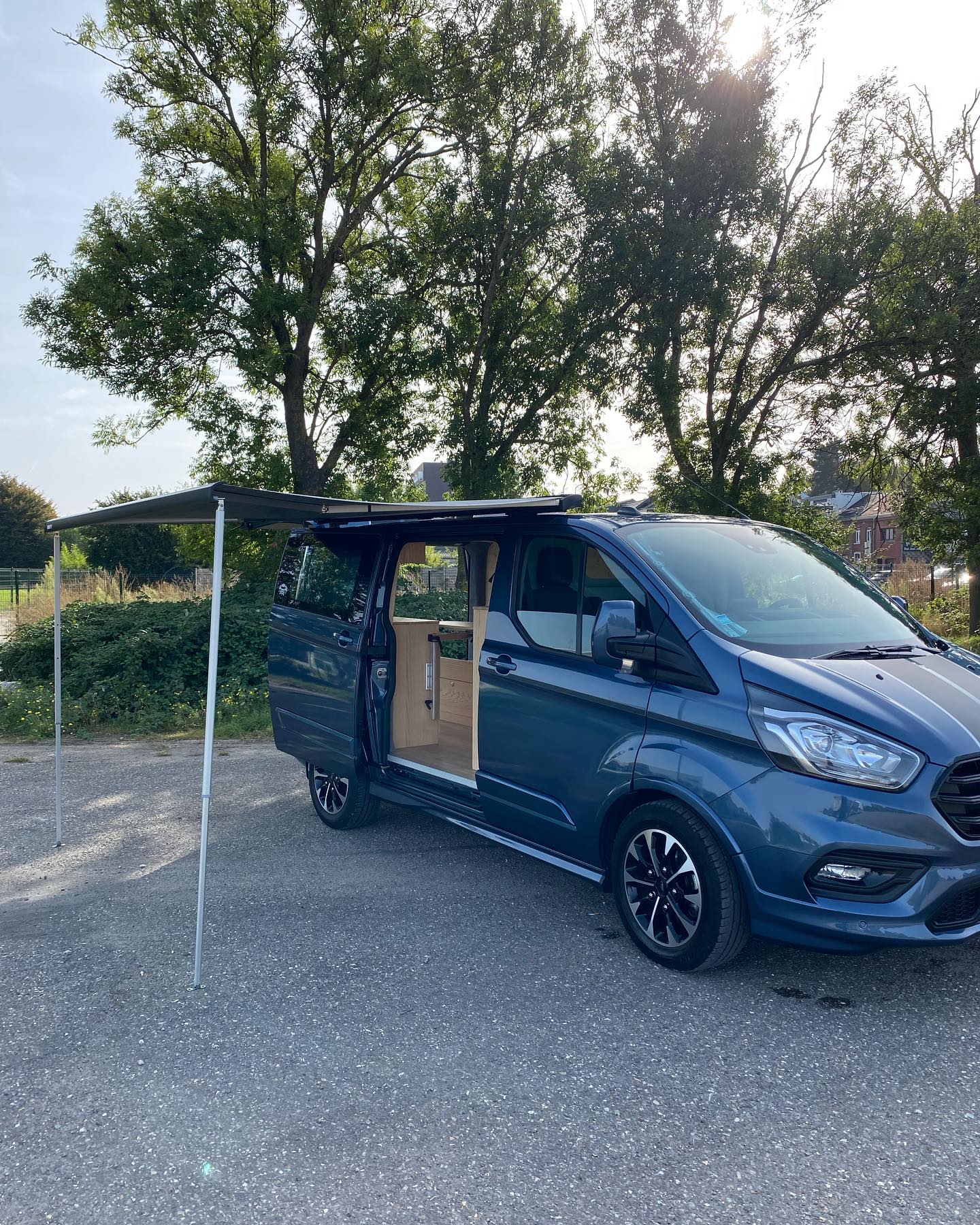 Ford Custom L1H1 Blues (1)