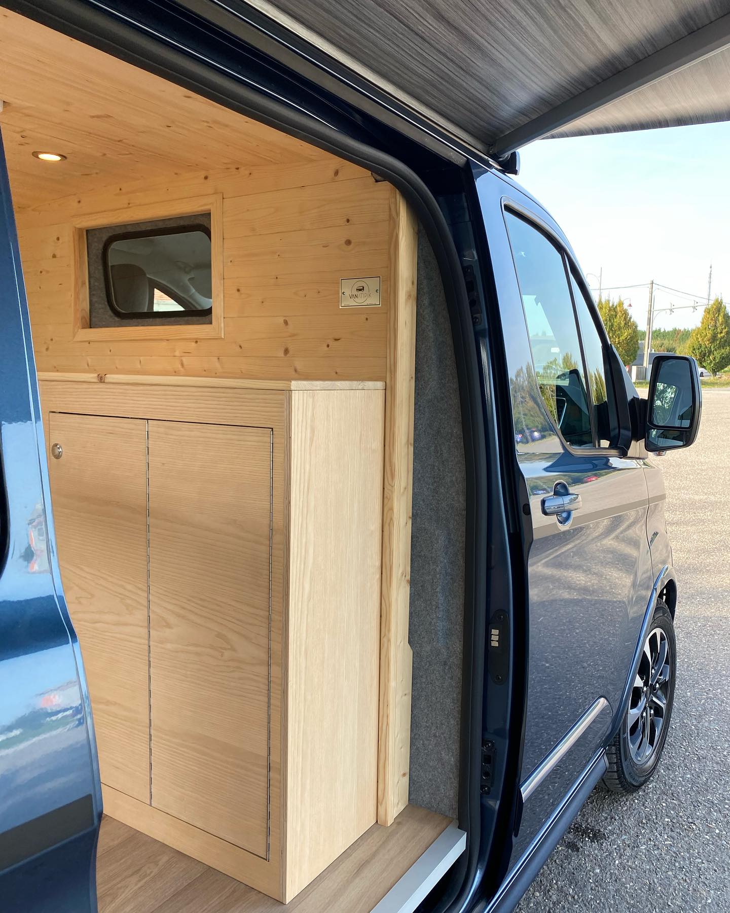 Ford Custom L1H1 Blues (6)