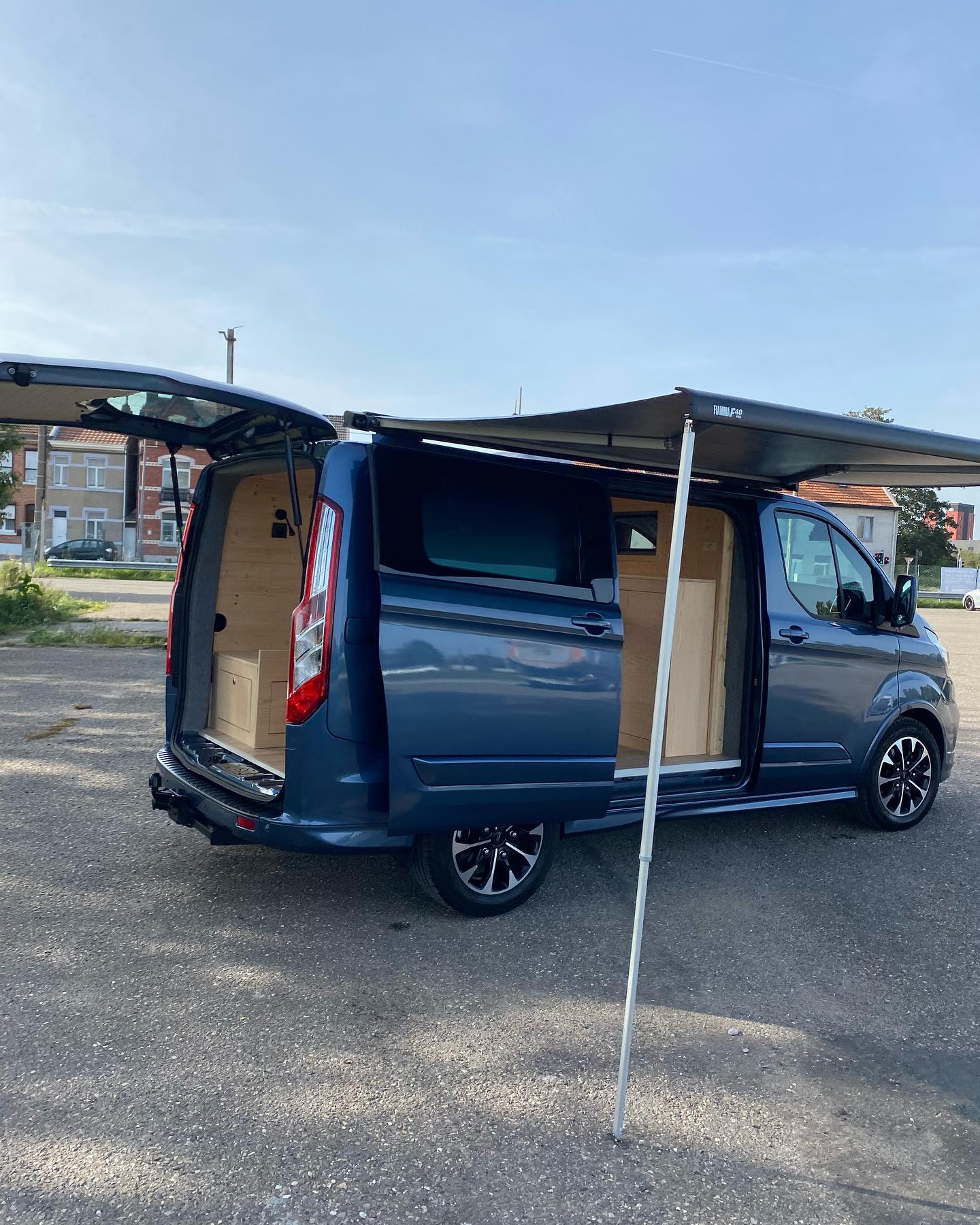 Ford Custom L1H1 Blues (7)