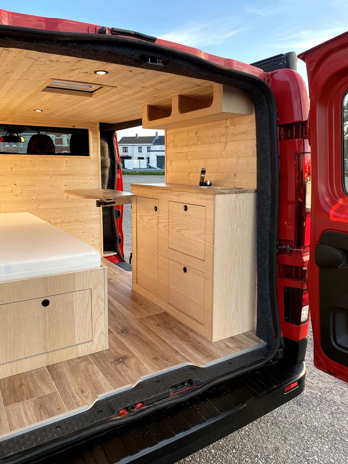 Nissan Interstar Rouge Gorge L2H1 (2)
