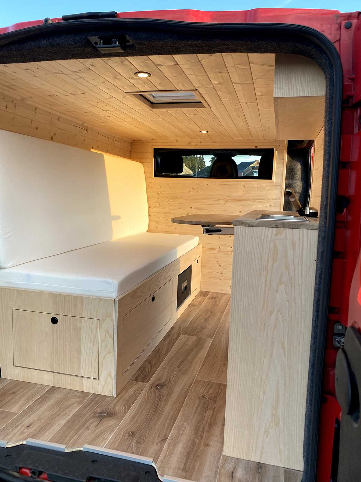 Nissan Interstar Rouge Gorge L2H1 (3)